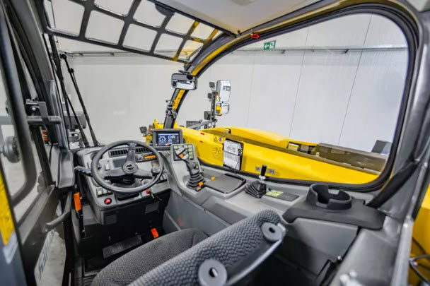 Teleskoptruck firehjulsstyrt  < 6 meter <3 tonn