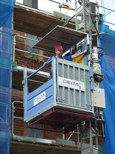 Person og materialheis kapasitet < 700 kg