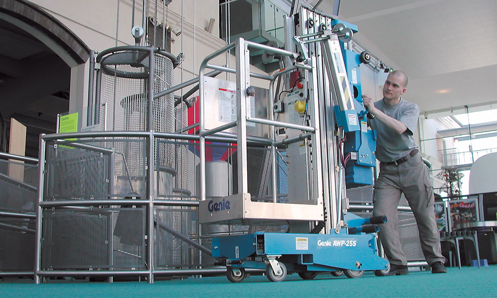 Mastelift manuell fremdrift <9m